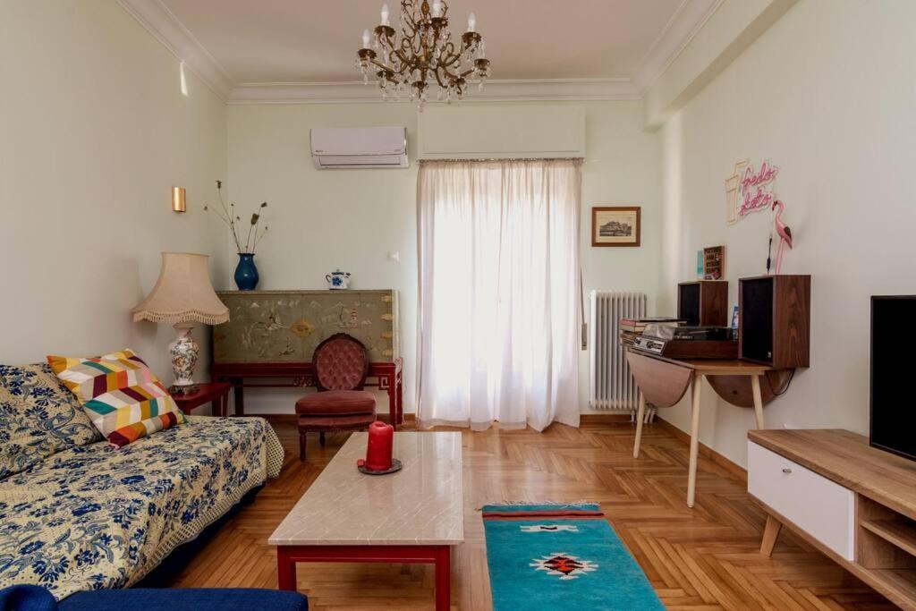 Iphigenia 2 Bedroom Retro Downtown Apartment Atenas Exterior foto