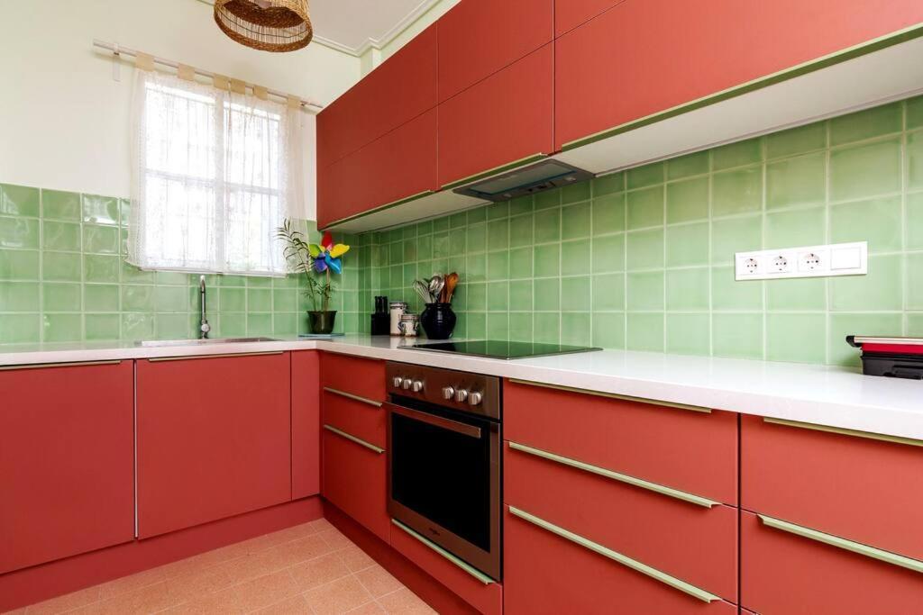 Iphigenia 2 Bedroom Retro Downtown Apartment Atenas Exterior foto